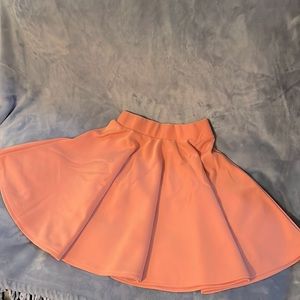 Pink skirt of stretchy material